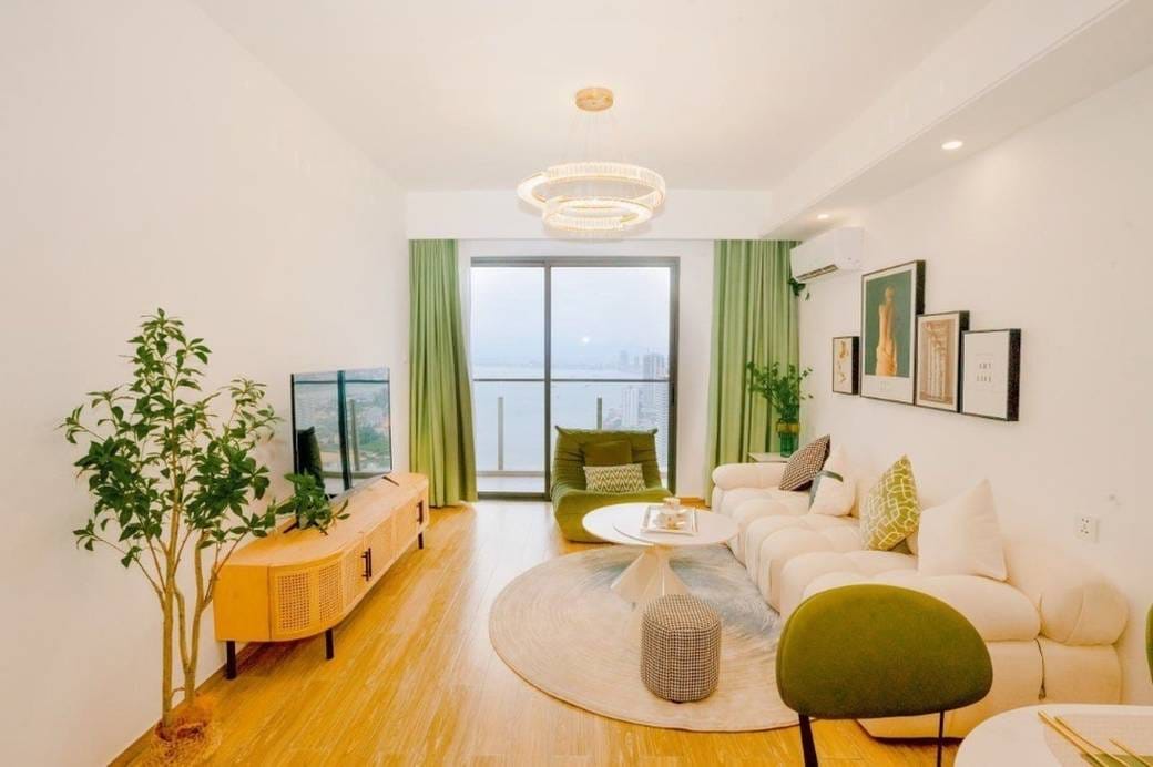 $1,000 Condo