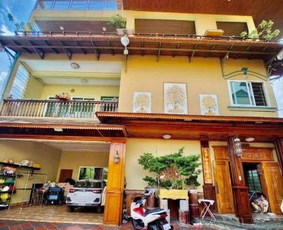 $580,000 Vila