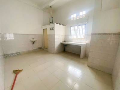 100 sqm Land Size Flat House K pronájmu