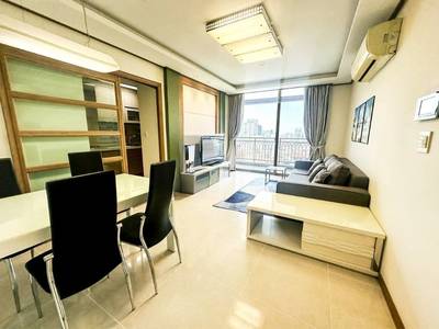 De Castle Royal Condominium | Zařízeno Condo Na prodej