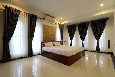 3 Bedrooms Apartment For Rent for $1,200
