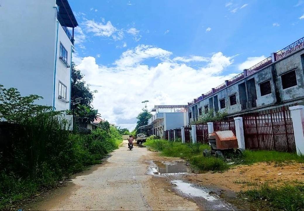 ផ្ទះល្វែង សំរាប់លក់ ទំហំផ្ទះ 96 ម៉ែត្រការ៉េ នៅBattambang