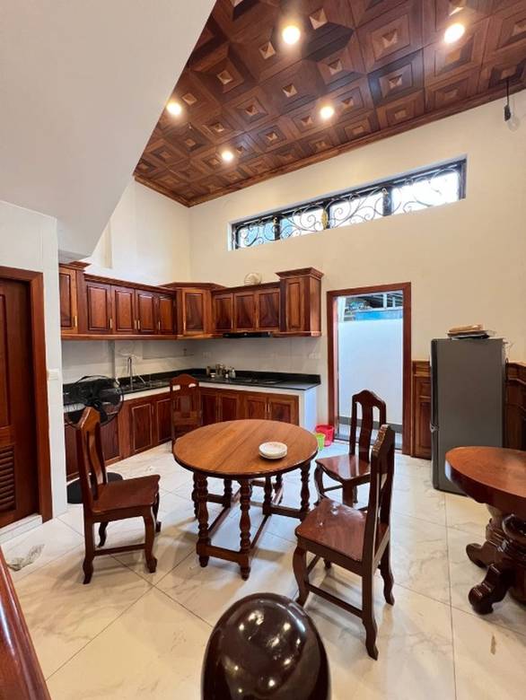 $500,000 Flat House