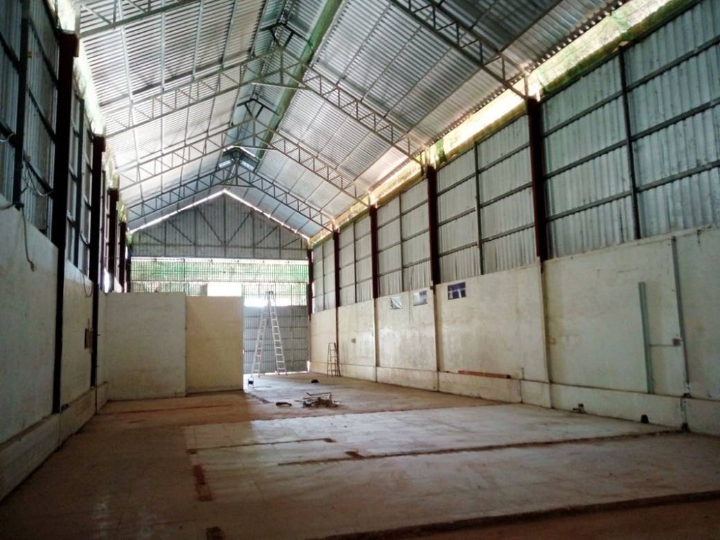Magazyn Na wynajem o powierzchni mieszkalnej 300 m² w Sen Sok