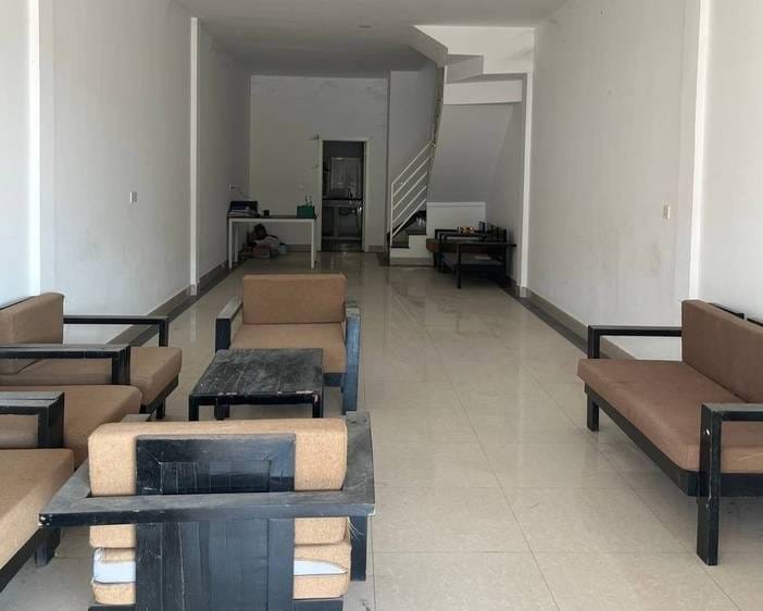 $80,000 Flat House
