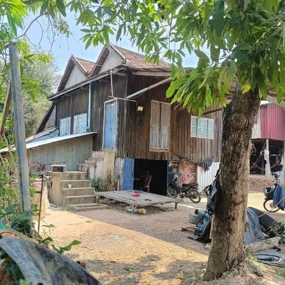 315 sqm Land Size House and lot Na prodej