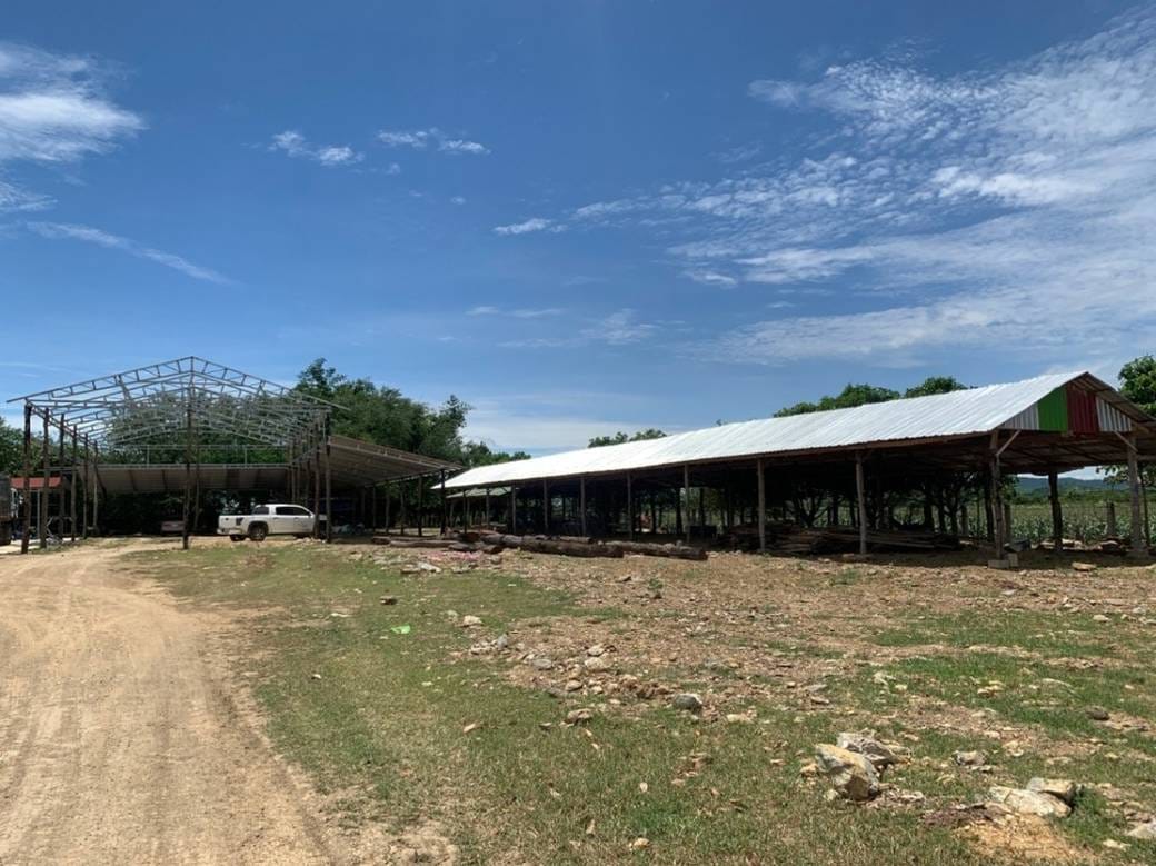 Entrepôt À vendre de 11,537 m² de terrain