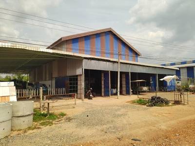 Entrepôt À vendre de 750 m² habitables à Tuek Chhou