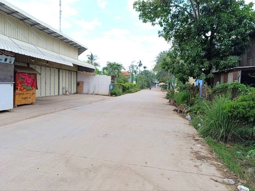 140 sqm Living Size House and lot Na prodej in Lvea Aem