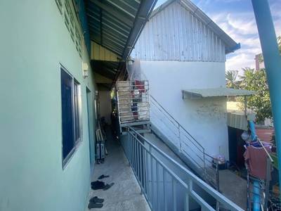 305 sqm Land Size House and lot Na prodej