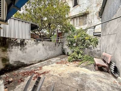 $1,800 Shophouse