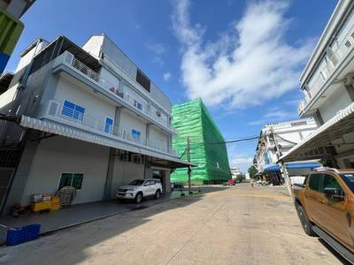 $379,000 Shophouse