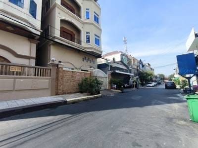 480 sqm Living Size Vila K pronájmu in Toul Kork