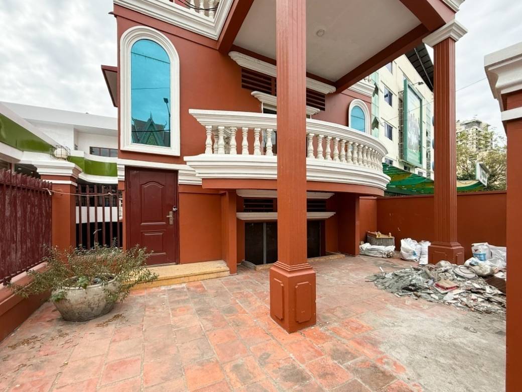 $5,000 Vila