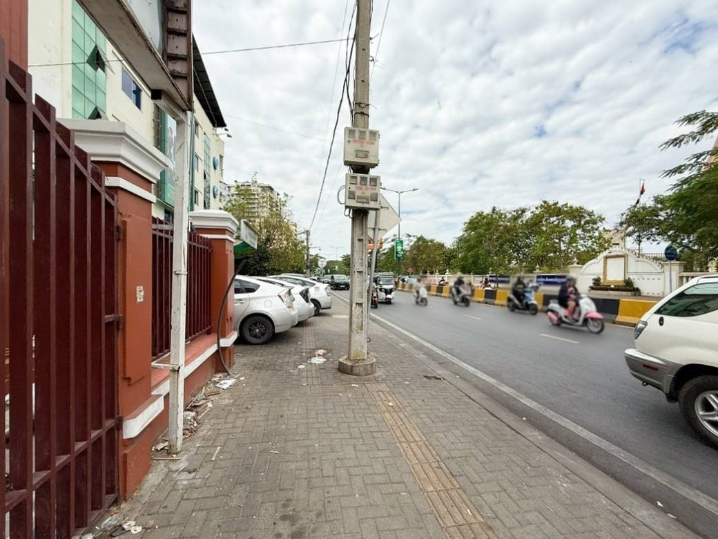 Vila K pronájmu in Tuek L'ak 1, Toul Kork, Phnom Penh