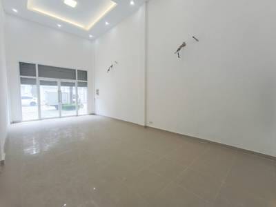 Shophouse Na prodej in Chroy Changvar $320,000