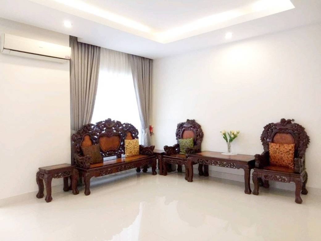 Chroy Changvar双子别墅出售，价格$274,000