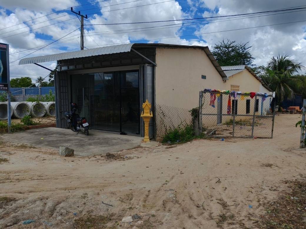 340 sqm Land Size House and lot Na prodej