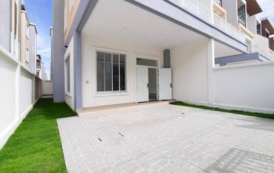 $1,300 Dvojvila