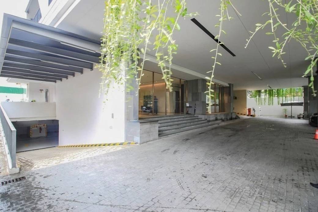 $1,800 Condo