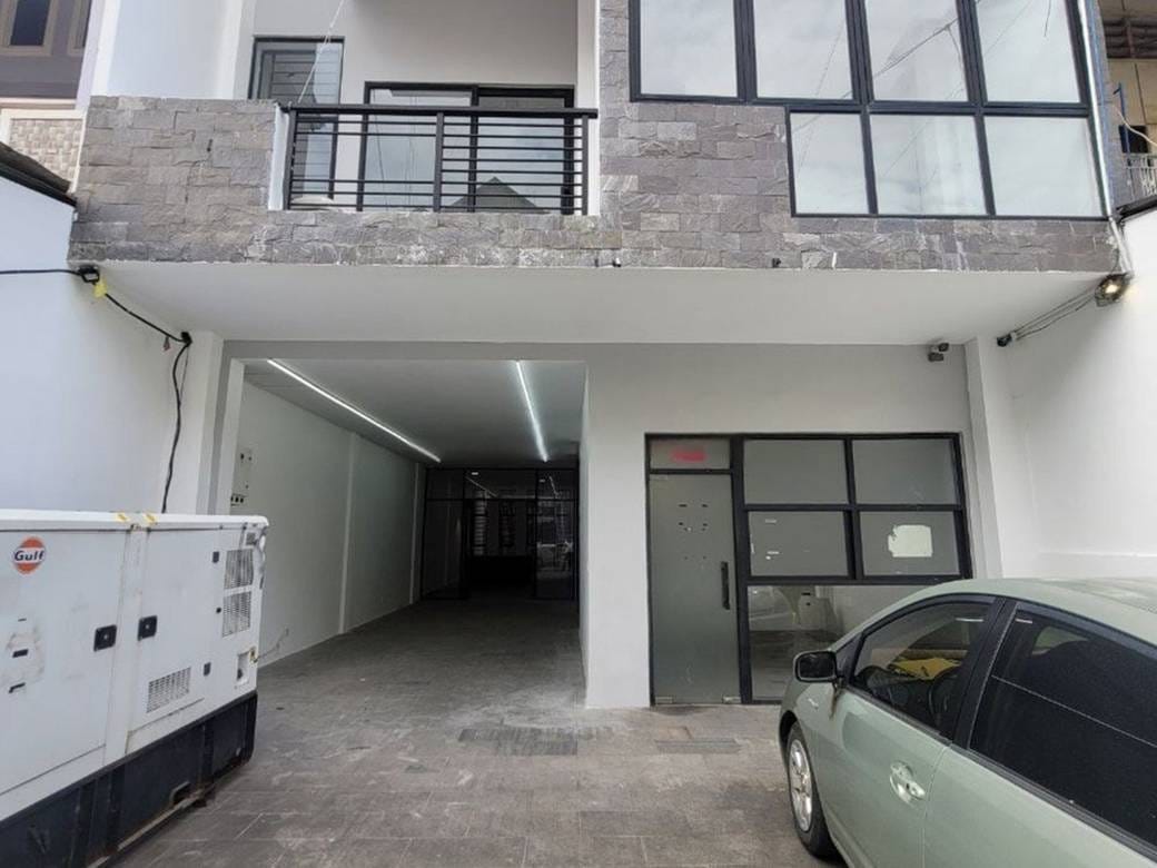 212.5 sqm Land Size Building For Rent