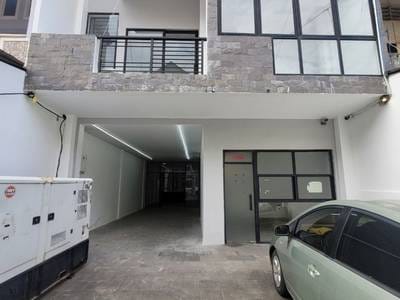 212.5 sqm Land Size Building For Rent