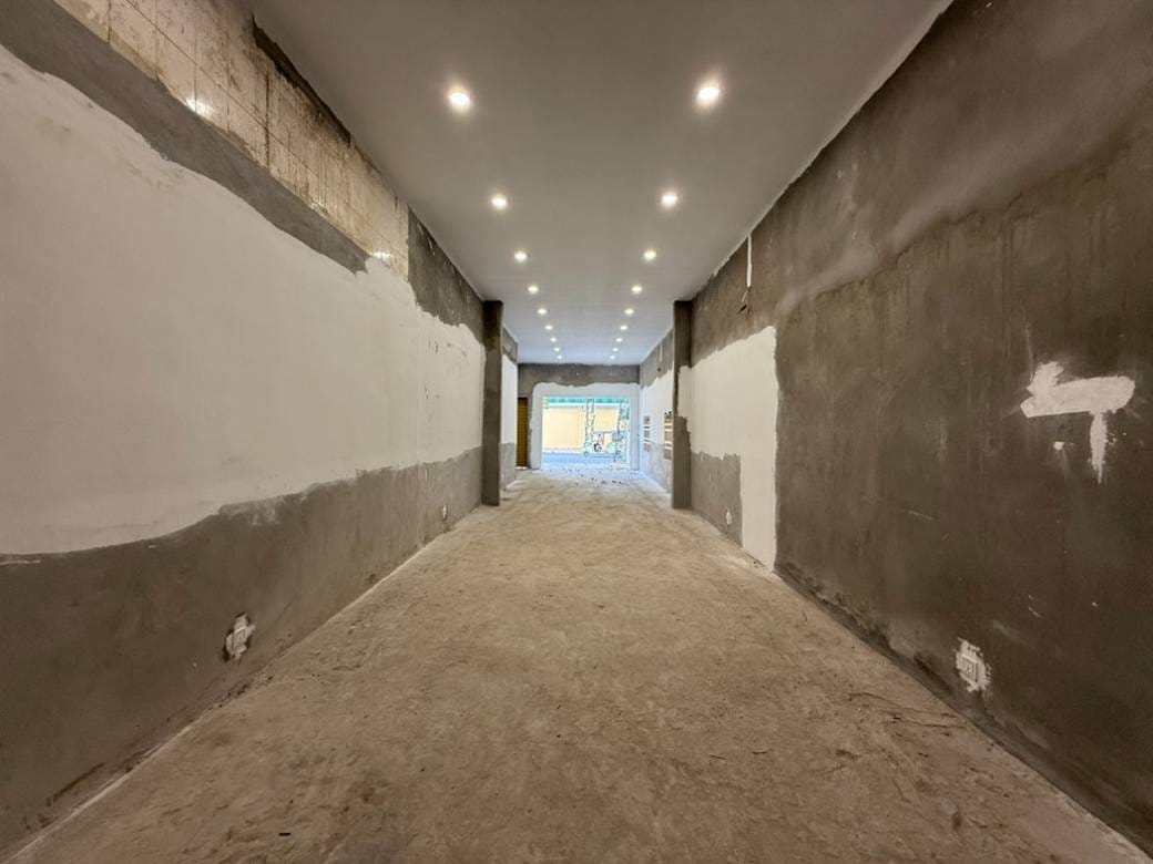 Daun Penh店屋出租，价格$1,600