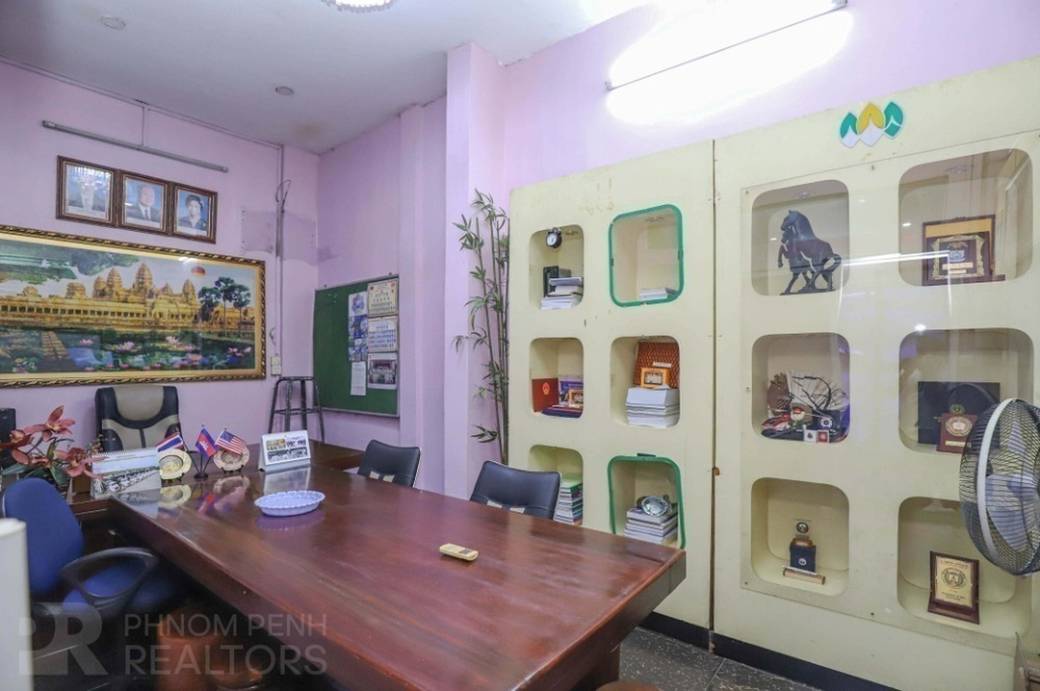 120平方米土地面积的店屋出租