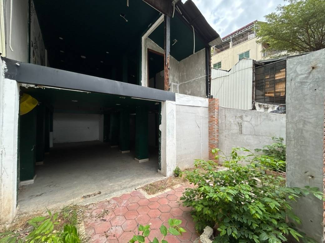 56 sqm Land Size CommercialShophouse K pronájmu