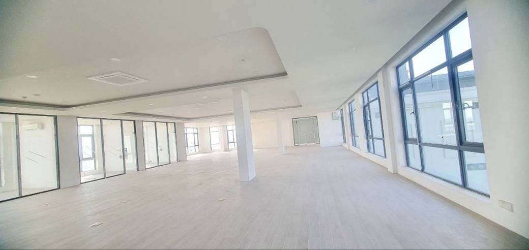 358 sqm Living Size Kanceláře K pronájmu in Meanchey