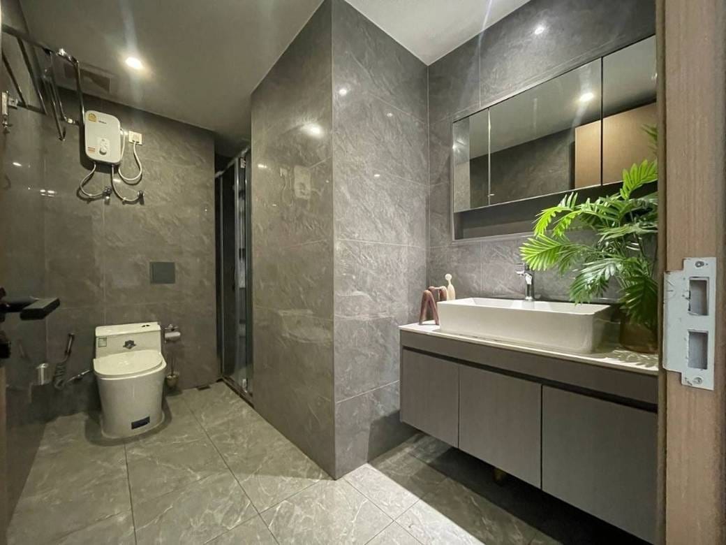$660 Condo