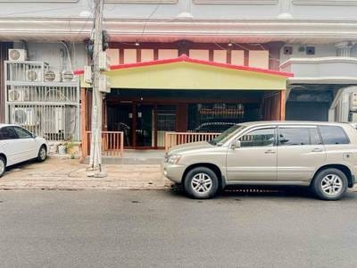 200 sqm Living Size Shophouse For Rent in Daun Penh