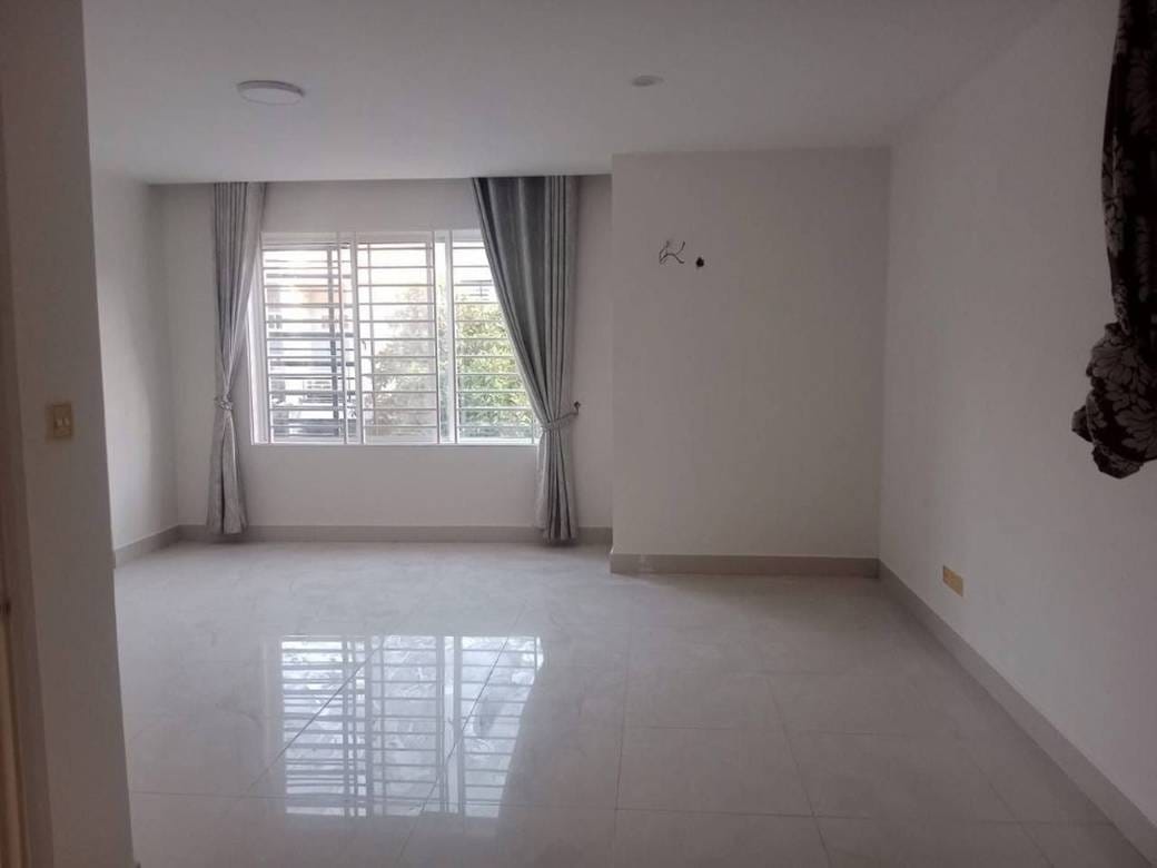 38.25 sqm Living Size Vila K pronájmu in Chbar Ampov
