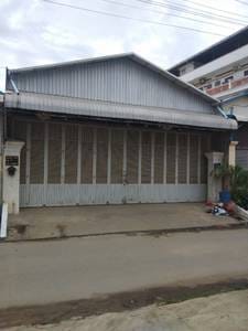 Por Sen Chey仓库出售，价格$220,000