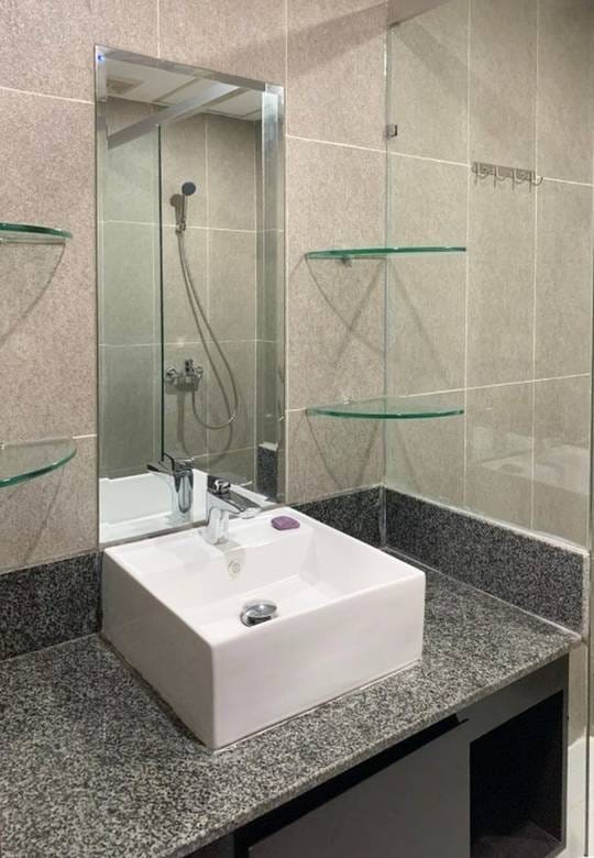 2 Bedrooms Řadový dům Na prodej