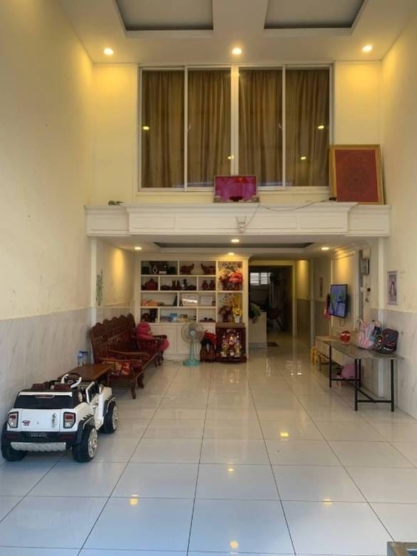 67.2 sqm Living Size CommercialShophouse Для Продажи in Sen Sok