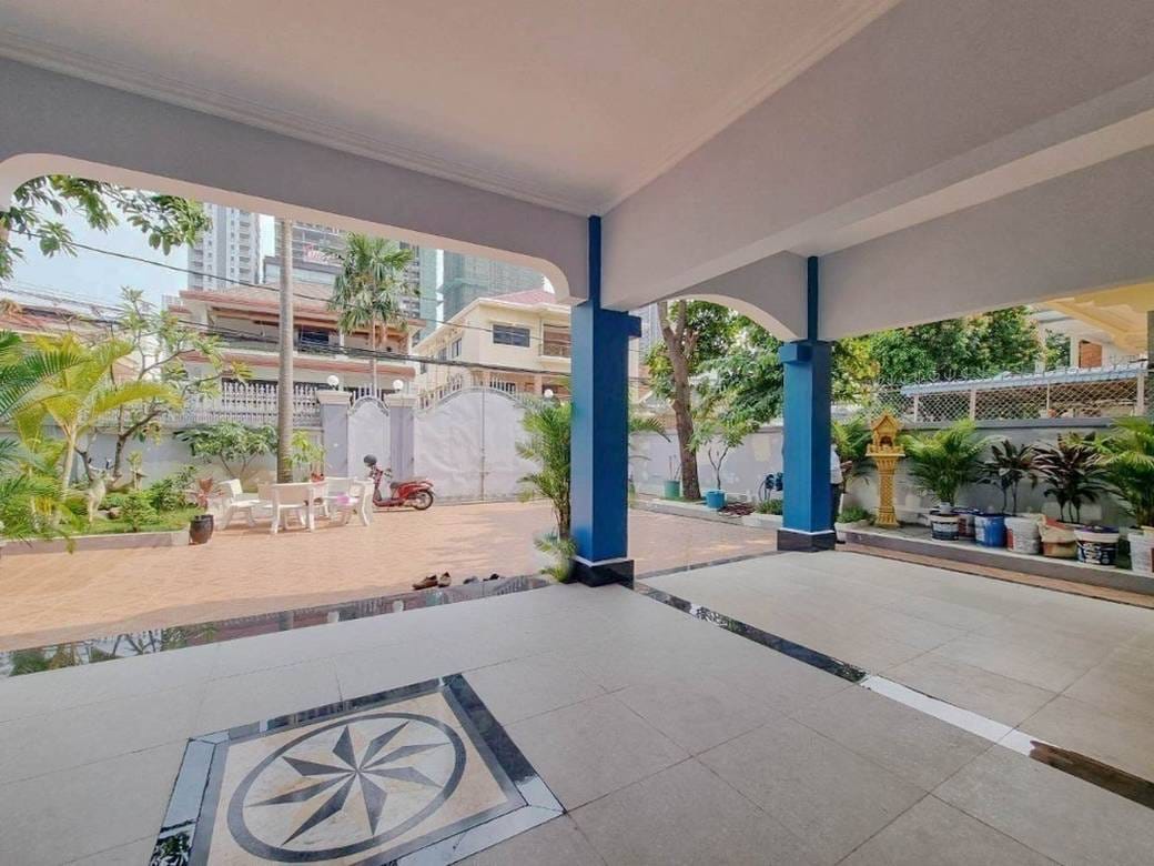 $6,000 Villa
