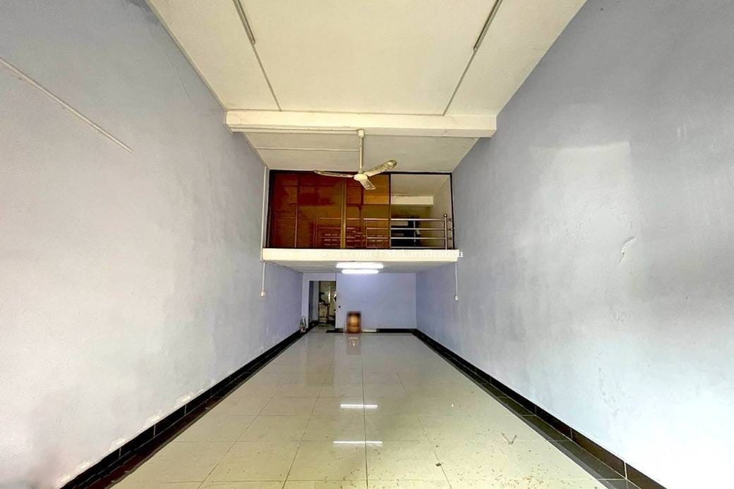 80平方米土地面积的CommercialShophouse出租，价格$1,000