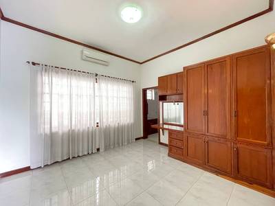 $2,500 Villa