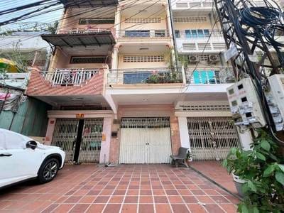 $650 Shophouse