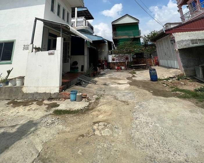 Por Sen Chey180平方米使用面积House and lot出售