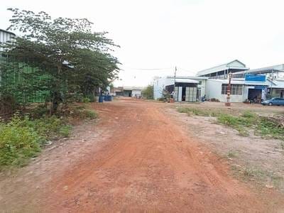 815 sqm Land Size House and lot Na prodej