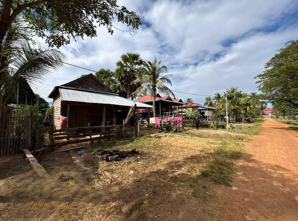 ที่ดิน สำหรับขาย ขนาดที่ดิน 700 ตร.ม.