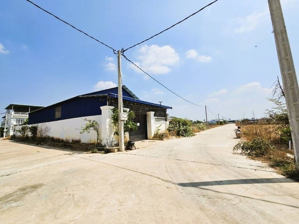 250 sqm Living Size Warehouse For Sale in Kamboul