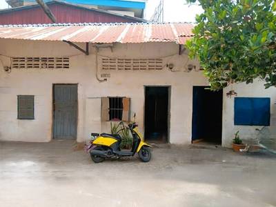 60 sqm Living Size House and lot Na prodej in Russey Keo