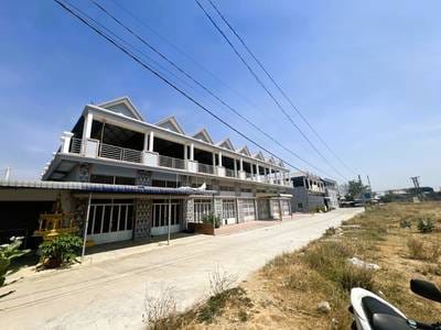 120平方米土地面积的排屋出售