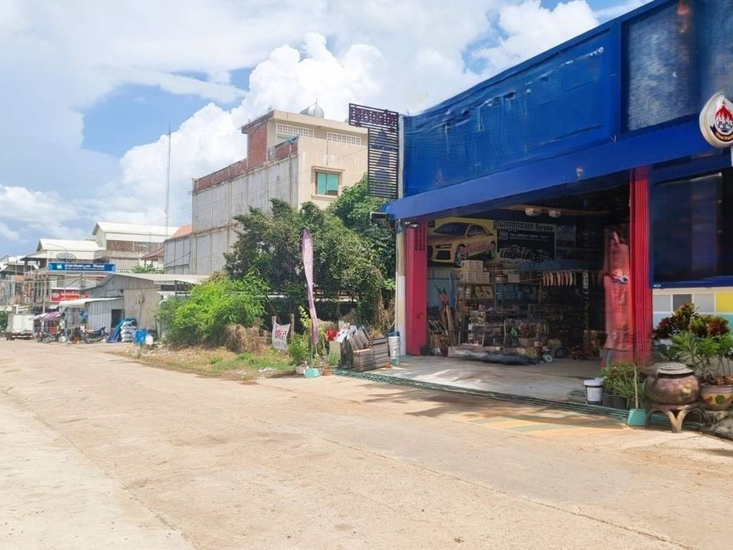 ឃ្លាំង សំរាប់លក់ ទំហំដី 464 ម៉ែត្រការ៉េ