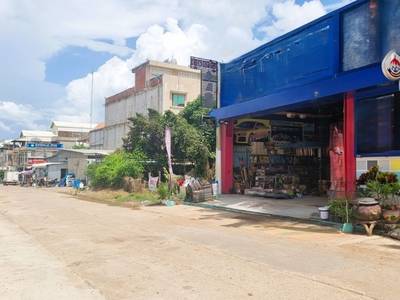 ឃ្លាំង សំរាប់លក់ ទំហំដី 464 ម៉ែត្រការ៉េ