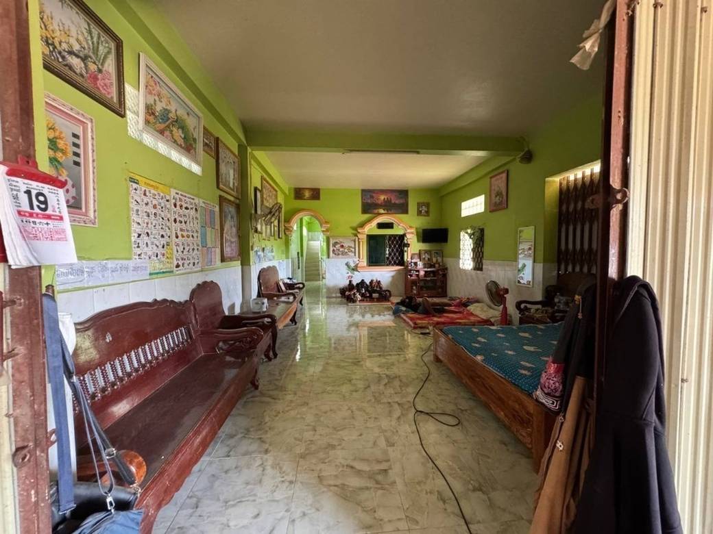 1,333.2 sqm Land Size House and lot Na prodej