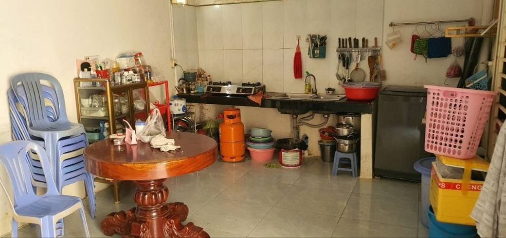 140 sqm Living Size Flat House Na prodej in Chbar Ampov
